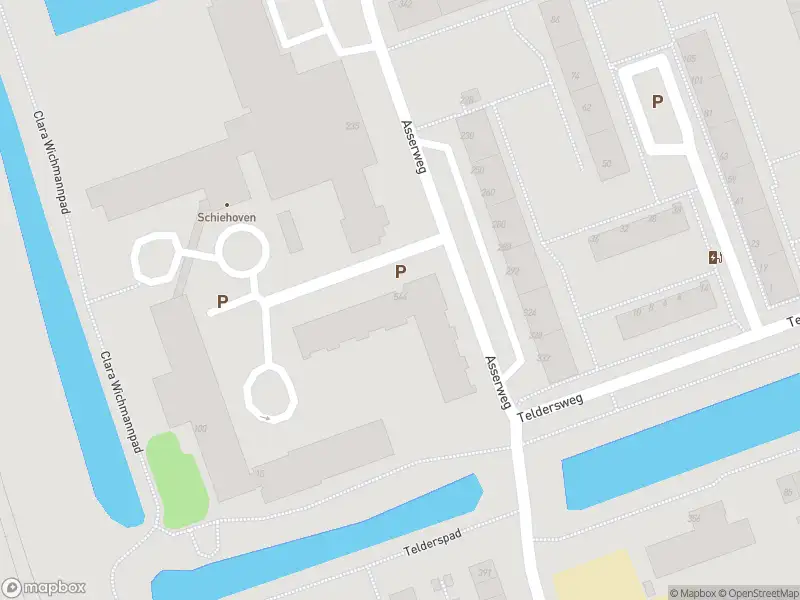 Ambulance met grote spoed naar de Hamakerstraat in Rotterdam