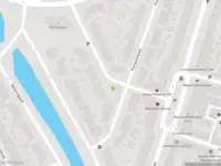 Ambulance met grote spoed naar de De Kempenaerstraat in Delft