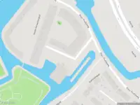 Ambulance met grote spoed naar de Spuistroomstraat in Hoogvliet Rotterdam
