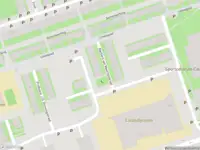 Ambulance met grote spoed naar de Barbara van Meertenstraat in Amsterdam