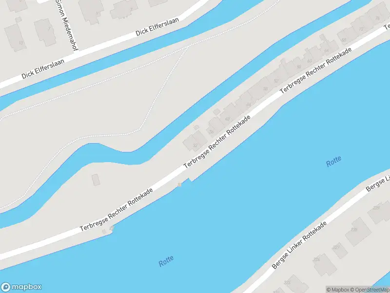 Ambulance met gepaste spoed naar de Terbregse Rechter Rottekade in Rotterdam