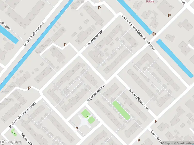 Ambulance met grote spoed naar de Bernard Zweersstraat in Nootdorp