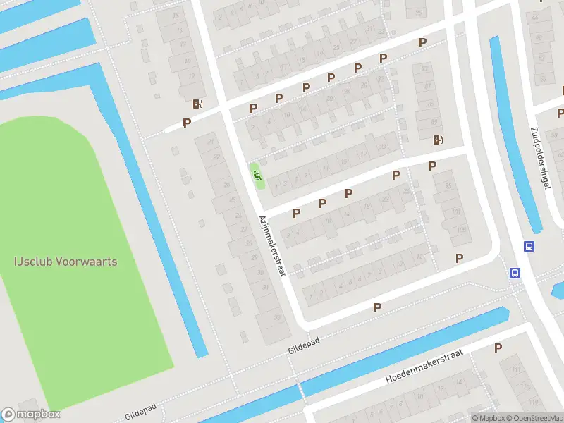 Ambulance met gepaste spoed naar de Bezembinderstraat in Delfgauw