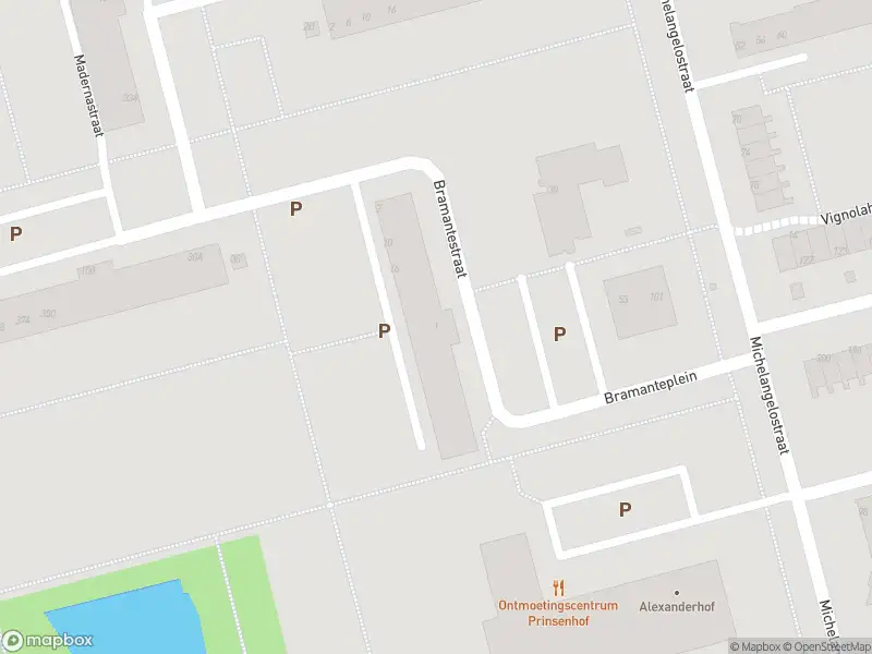 Ambulance met gepaste spoed naar de Bramanteplein in Rotterdam