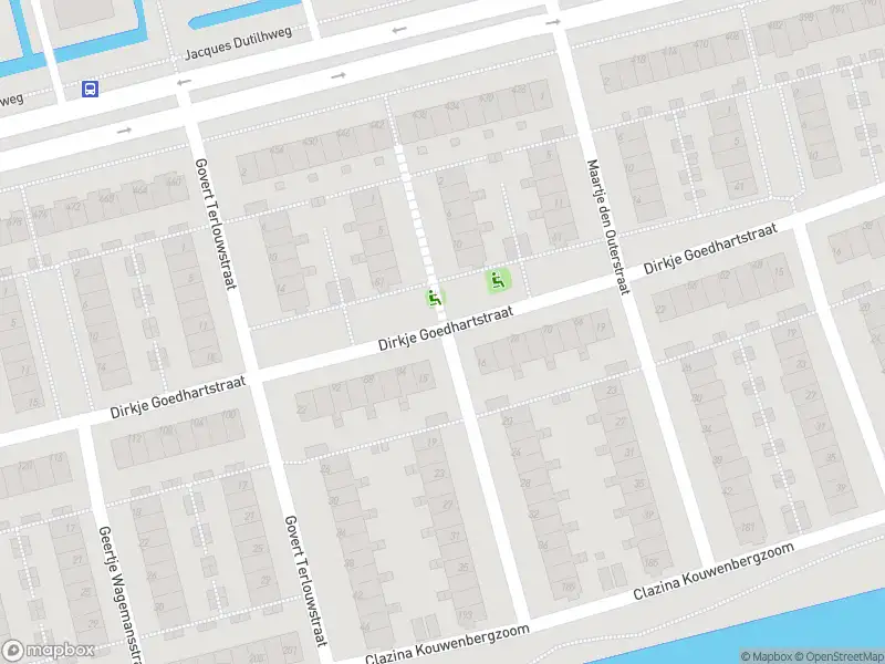 Ambulance met gepaste spoed naar de Pieter van Rijsselstraat in Rotterdam