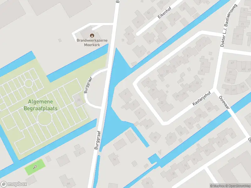 Ambulance met grote spoed naar de Kastanjehof in Meerkerk