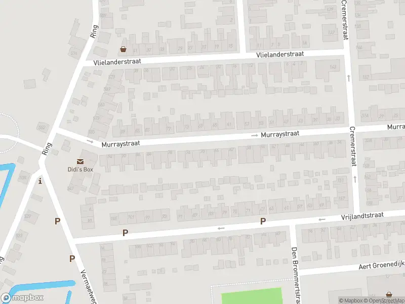 Ambulance met grote spoed naar de Murraystraat in Pernis Rotterdam