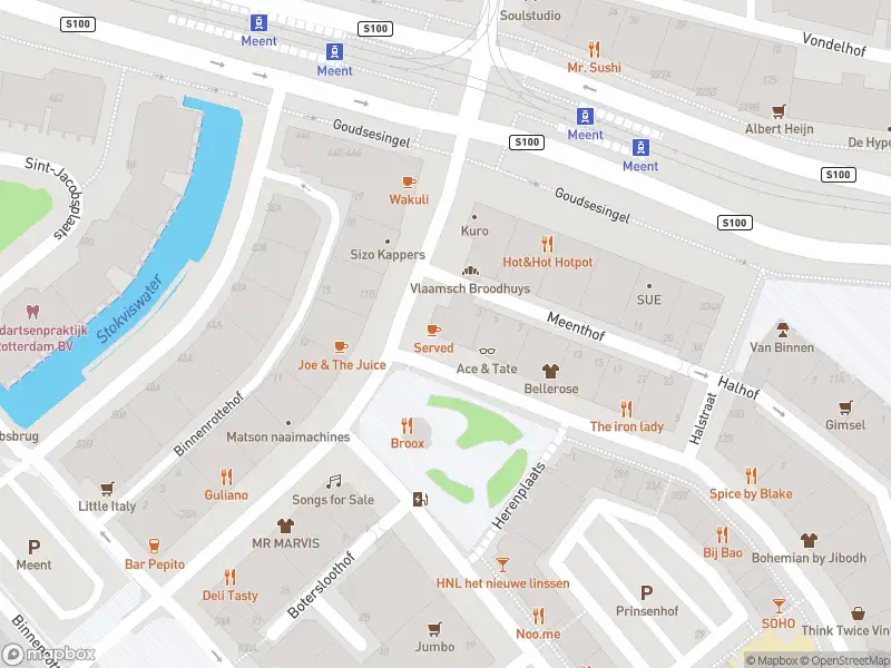 Ambulance met gepaste spoed naar de Pannekoekstraat in Rotterdam