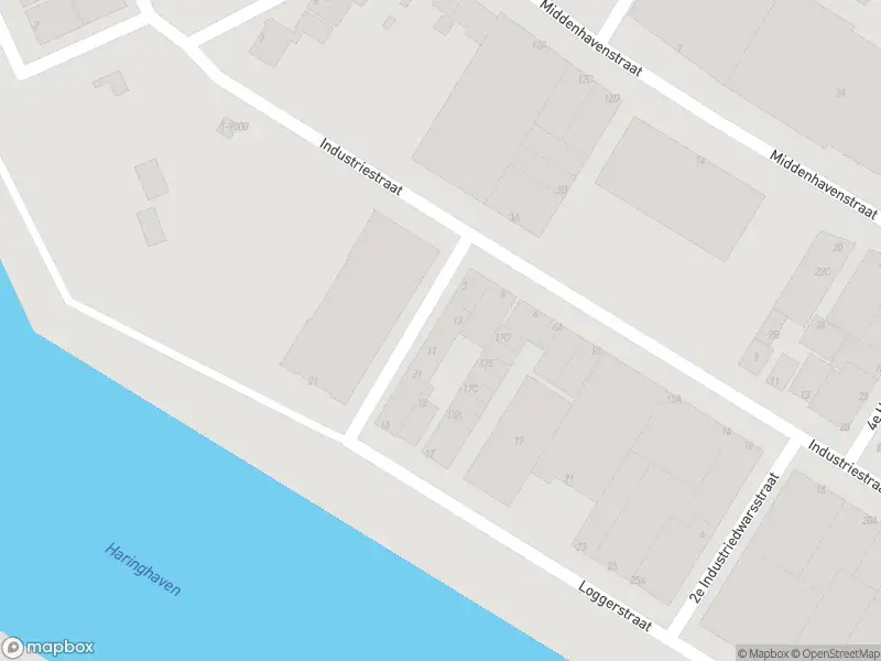 Ambulance met grote spoed naar de 3e Industriedwarsstraat in IJmuiden