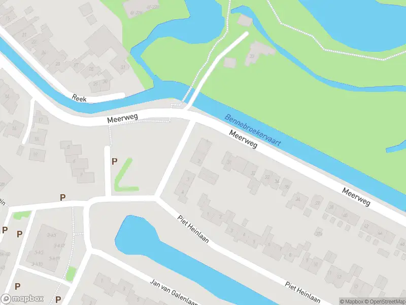 Ambulance met grote spoed naar de Karel Doormanplantsoen in Bennebroek