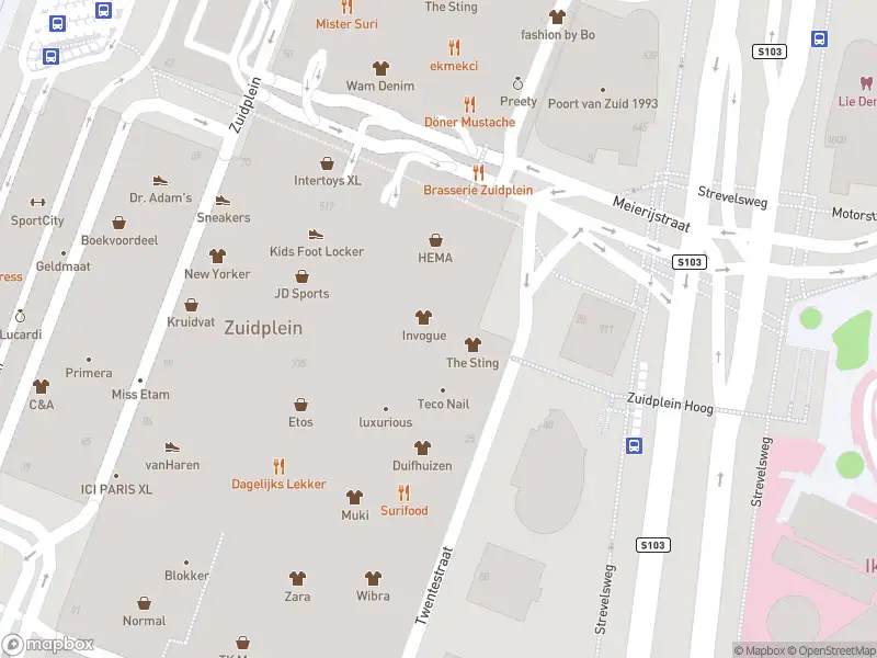 Ambulance met gepaste spoed naar de Zuidplein Hoog in Rotterdam