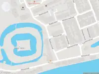 Ambulance met grote spoed naar de Raadhuisstraat in Capelle aan den IJssel