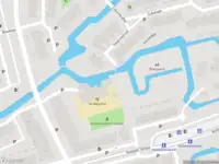 Ambulance met gepaste spoed naar de Sri Lankapad in Delft