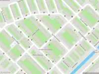 Ambulance met grote spoed naar de Middelhoffstraat in Amsterdam