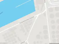 Ambulance met grote spoed naar de Koningin Wilhelminahaven ZOZ in Vlaardingen