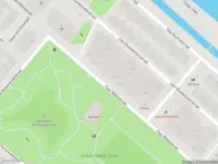 Ambulance met grote spoed naar de Faas Wilkesstraat in Amsterdam