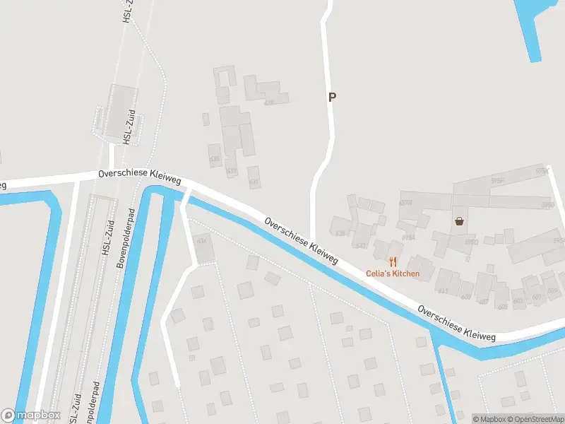 Ambulance met grote spoed naar de Overschiese Kleiweg in Rotterdam