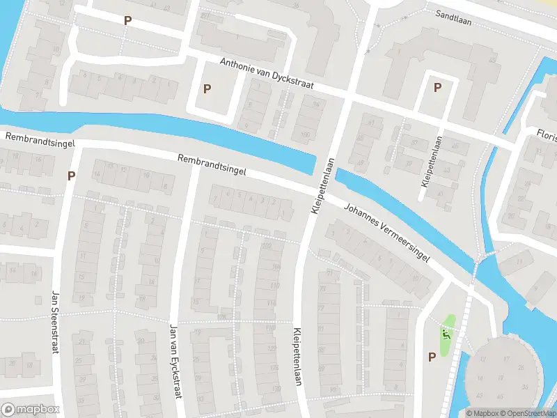 Ambulance met grote spoed naar de Rembrandtsingel in Rijnsburg