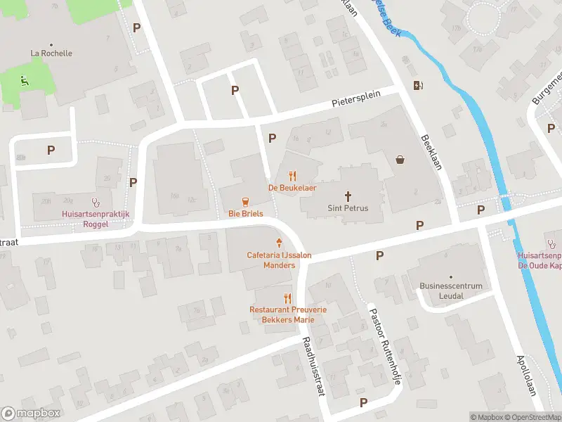 Ambulance met grote spoed naar de Kerkstraat in Roggel