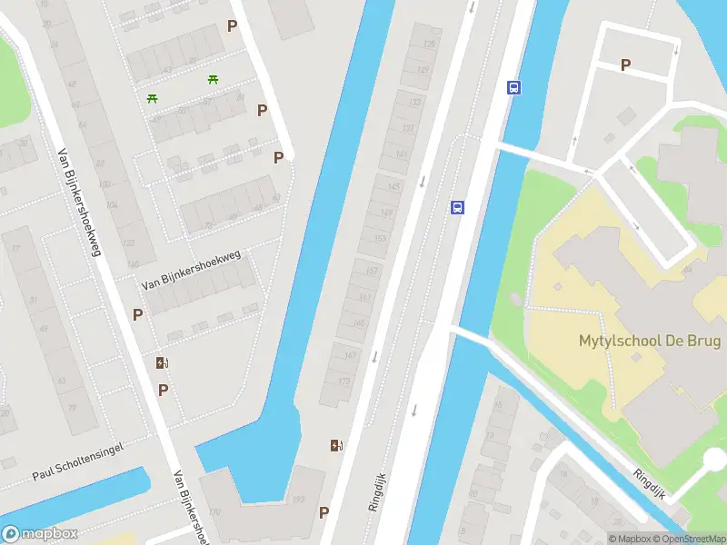 Ambulance met grote spoed naar de Ringdijk in Rotterdam