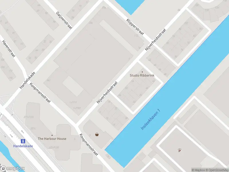 Ambulance met grote spoed naar de Nijverheidsstraat in Rijswijk