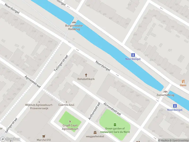 Ambulance met grote spoed naar de Noordsingel in Rotterdam