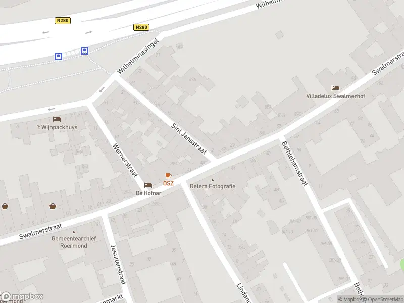 Politie naar de Sint Jansstraat in Roermond vanwege aanrijding met letsel
