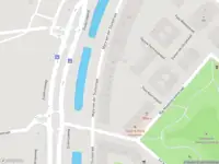 Ambulance met grote spoed naar de Mary van der Sluisstraat in Amsterdam
