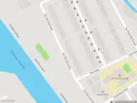 Ambulance met gepaste spoed naar de Van Adrichemweg in Rotterdam
