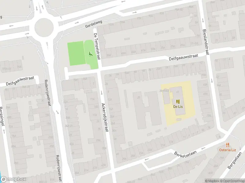 Ambulance met gepaste spoed naar de Ackersdijkstraat in Rotterdam