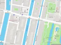 Ambulance met gepaste spoed naar de Zuidsingel in Leiden