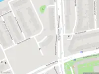 Ambulance met grote spoed naar de Vlaardingerdijk in Schiedam