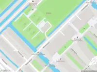 Ambulance met gepaste spoed naar de Wembleylaan in Amsterdam