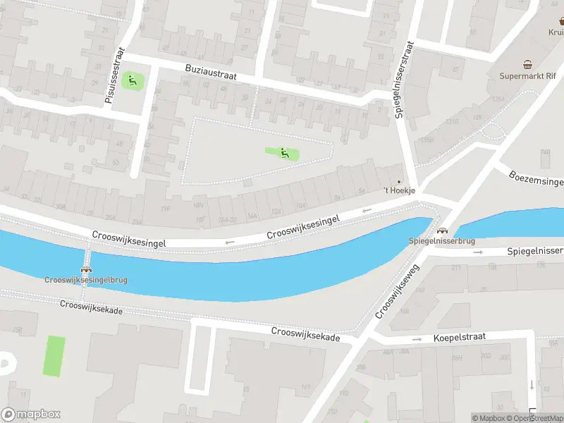 Ambulance met grote spoed naar de Crooswijksesingel in Rotterdam
