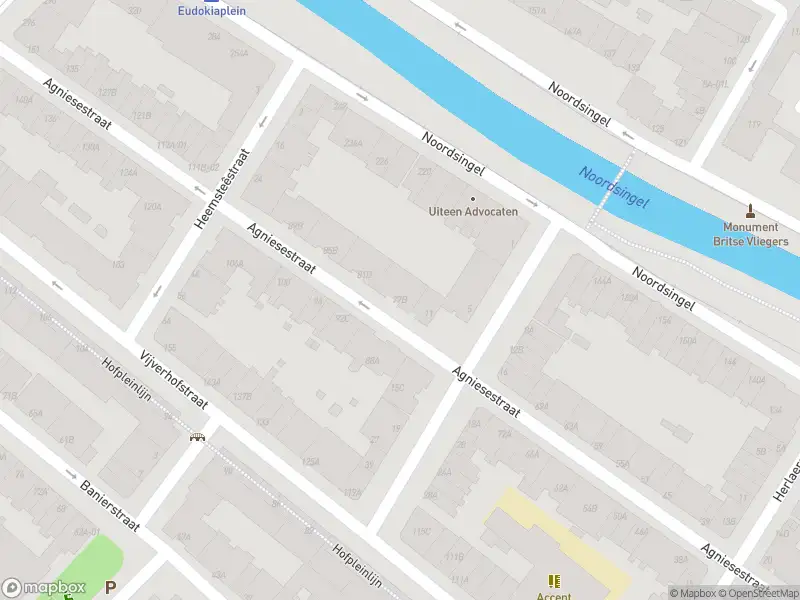 Ambulance met grote spoed naar de Agniesestraat in Rotterdam