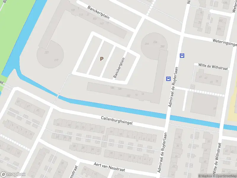 Ambulance met gepaste spoed naar de Banckertplein in Hendrik-Ido-Ambacht