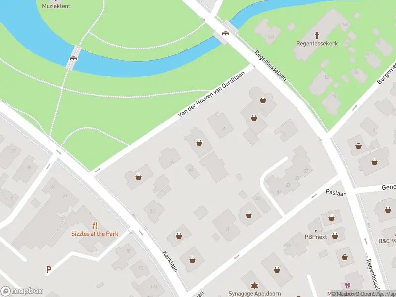 Brandweer met gepaste spoed naar de Van der Houven van Oordtlaan in Apeldoorn vanwege stormschade