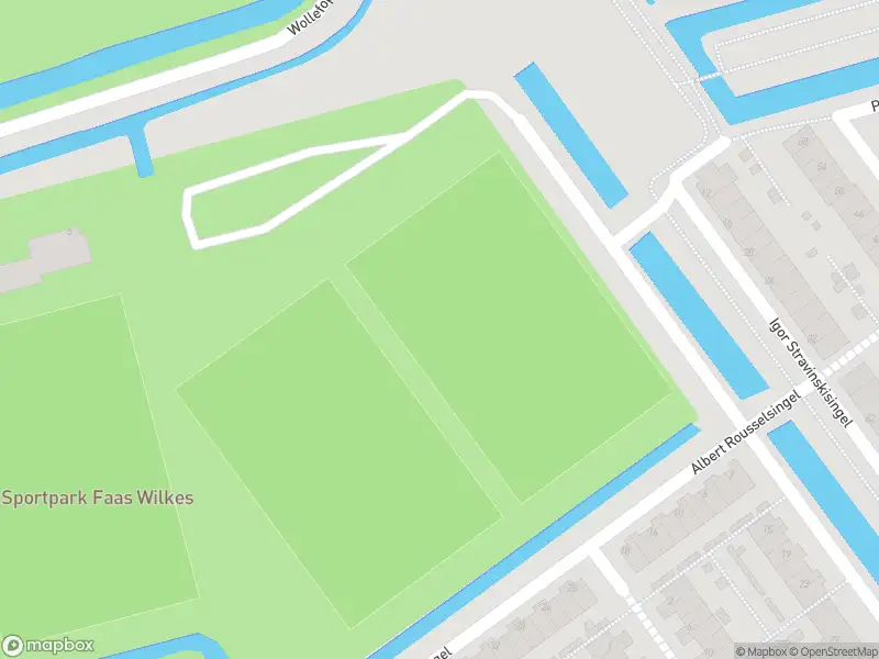 Ambulance met gepaste spoed naar de Igor Stravinskisingel in Rotterdam