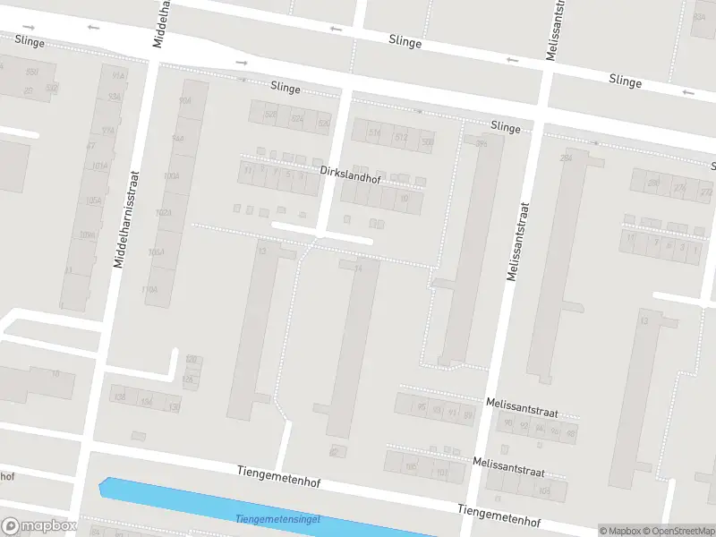 Ambulance met grote spoed naar de Dirkslandhof in Rotterdam