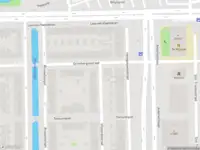Ambulance met grote spoed naar de Vilvoordestraat in Amsterdam