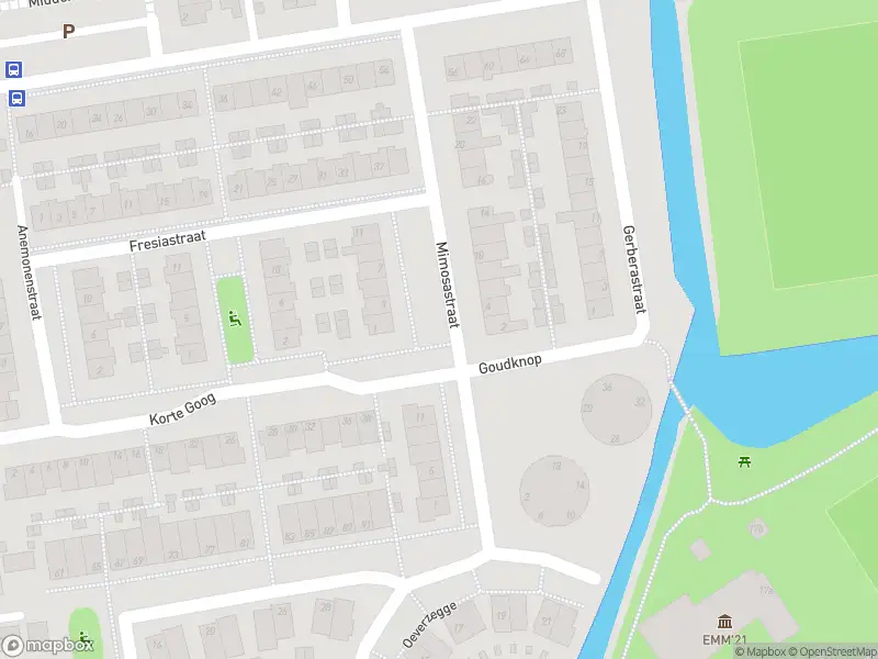 Ambulance met grote spoed naar de Mimosastraat in Roelofarendsveen