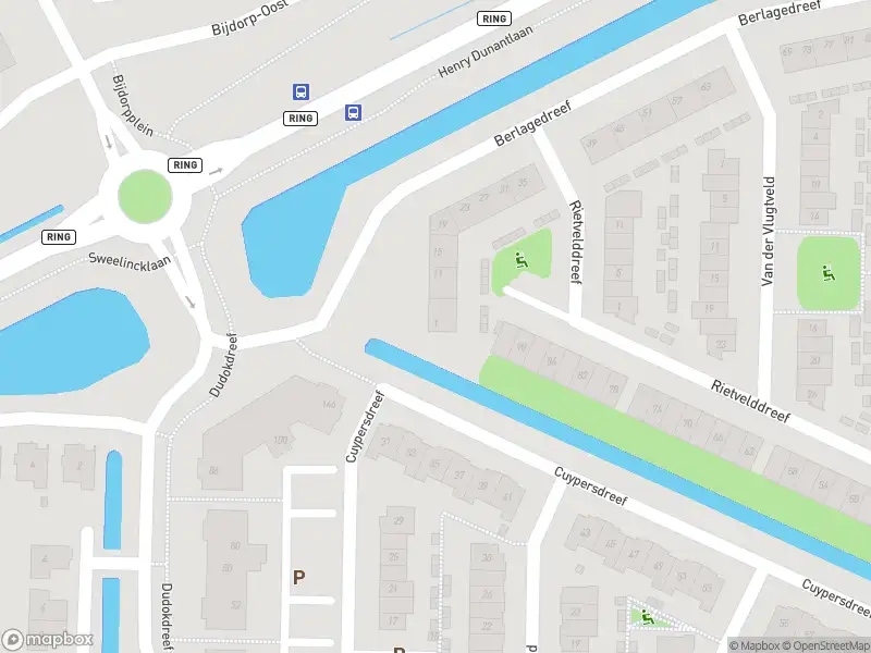 Ambulance met gepaste spoed naar de Berlagedreef in Barendrecht