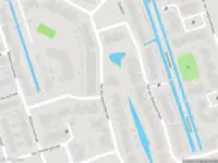 Ambulance met grote spoed naar de Van den Boetzelaerlaan in Langerak
