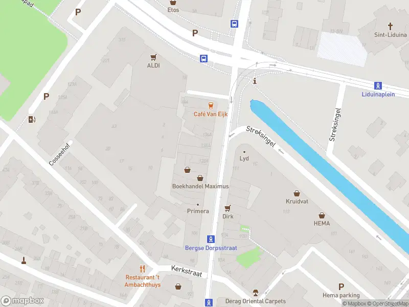 Ambulance met grote spoed naar de Bergse Dorpsstraat in Rotterdam