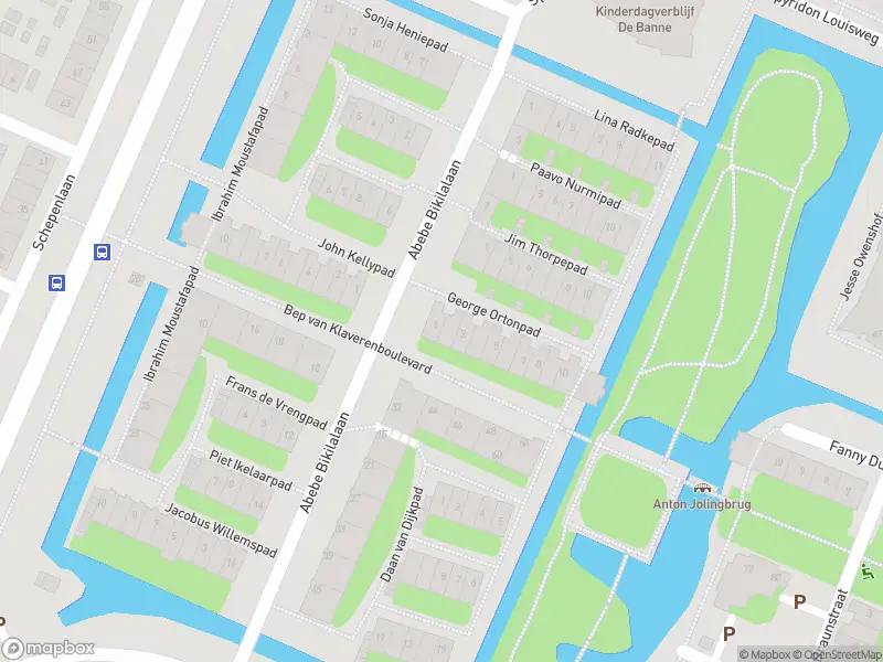 Ambulance met gepaste spoed naar de George Ortonpad in Amsterdam