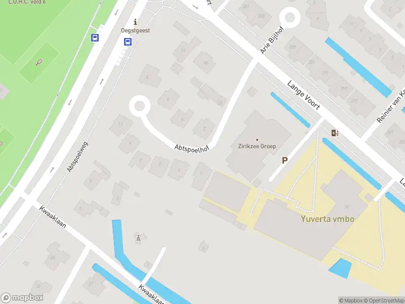 Ambulance met grote spoed naar de Abtspoelhof in Oegstgeest