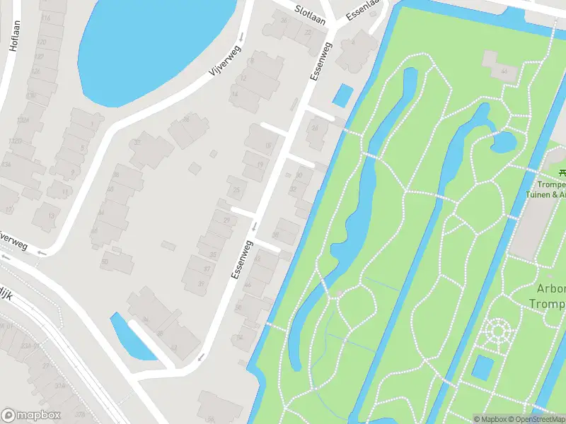 Ambulance met grote spoed naar de Essenweg in Rotterdam