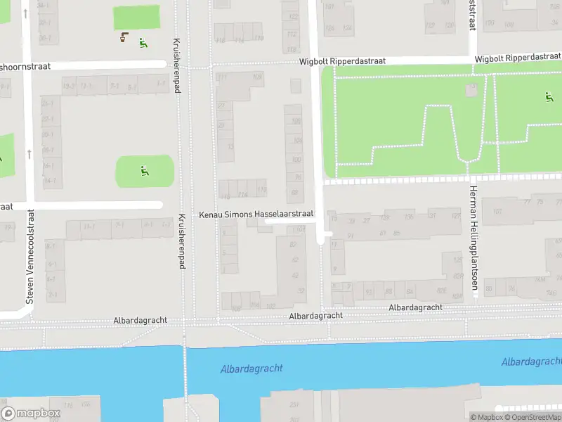 Ambulance met gepaste spoed naar de Kenau Simons Hasselaarstraat in Amsterdam