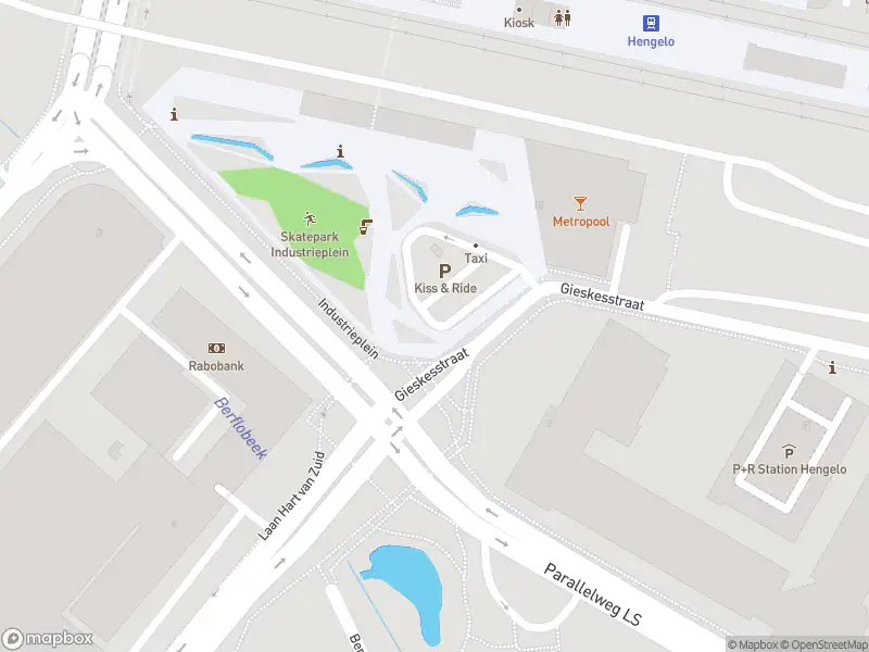 Brandweer met gepaste spoed naar de Industrieplein in Hengelo vanwege stormschade