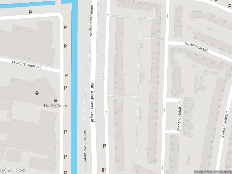 Ambulance met gepaste spoed naar de Van Beethovensingel in Vlaardingen
